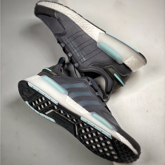 adidas NMD R1 V3 Grey Onix Ice Mint - Picture 6 of 10